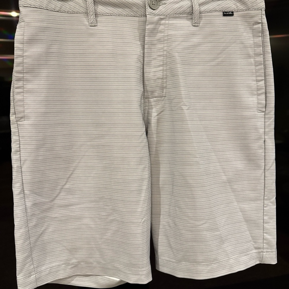 Travis Mathew Golf White Pinstriped Flat Front Shorts size 30
